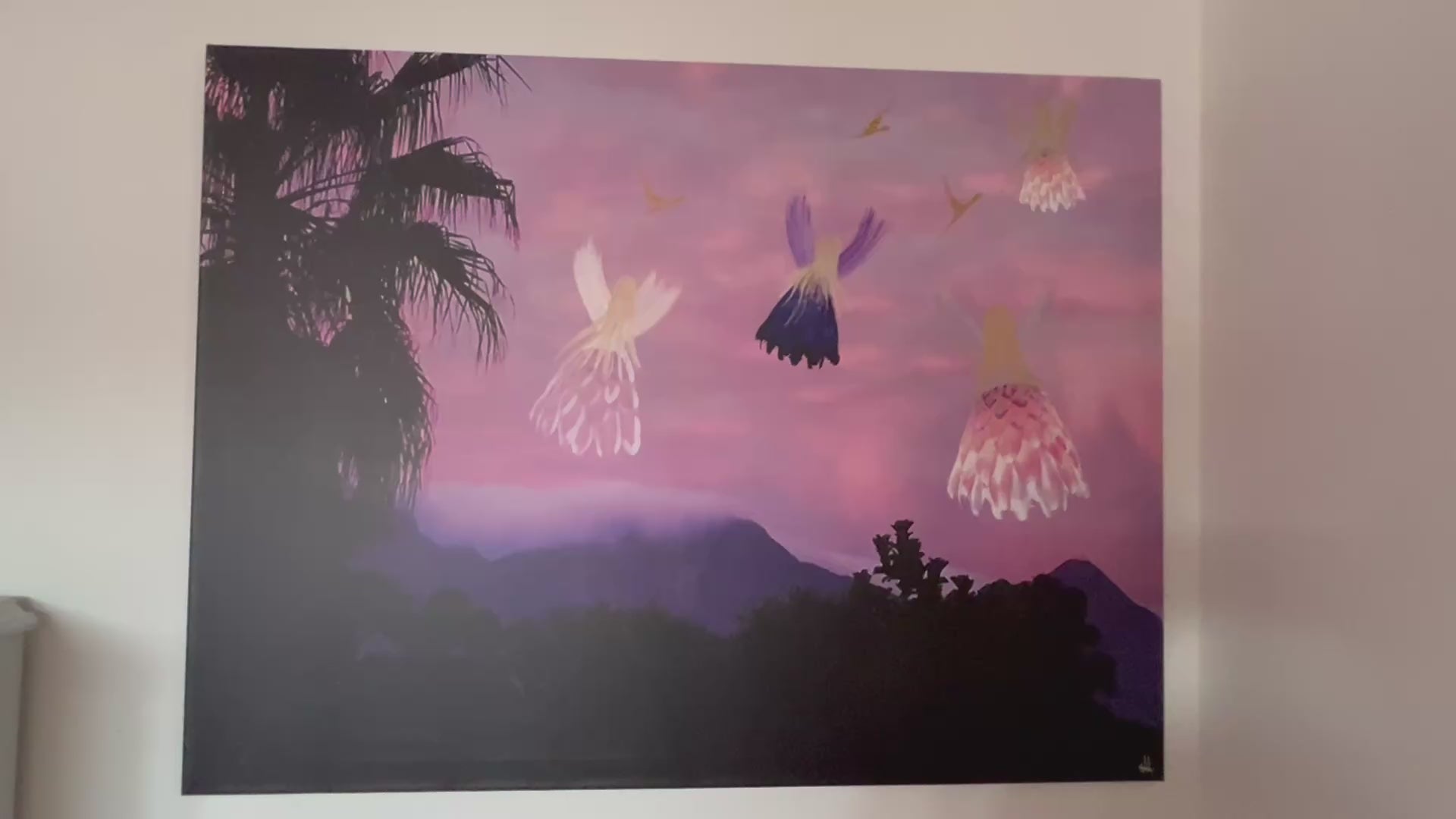 Load video: En fysisk tavla med augumented art, ett digitalt lager som gör att tavlan kommer till liv och blir levande när man tittar på den genom Artivives app.